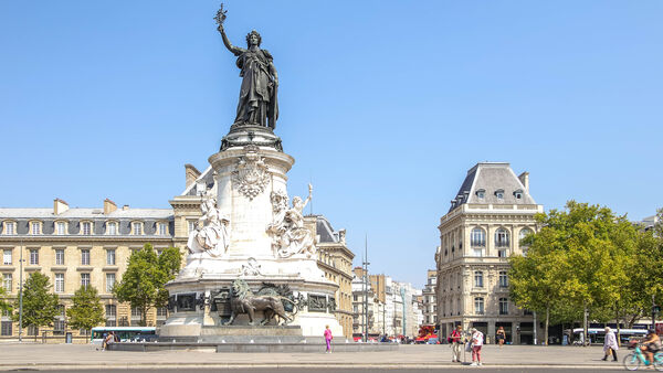 Place de la République after redesign — wide pedestrian plaza around the monument