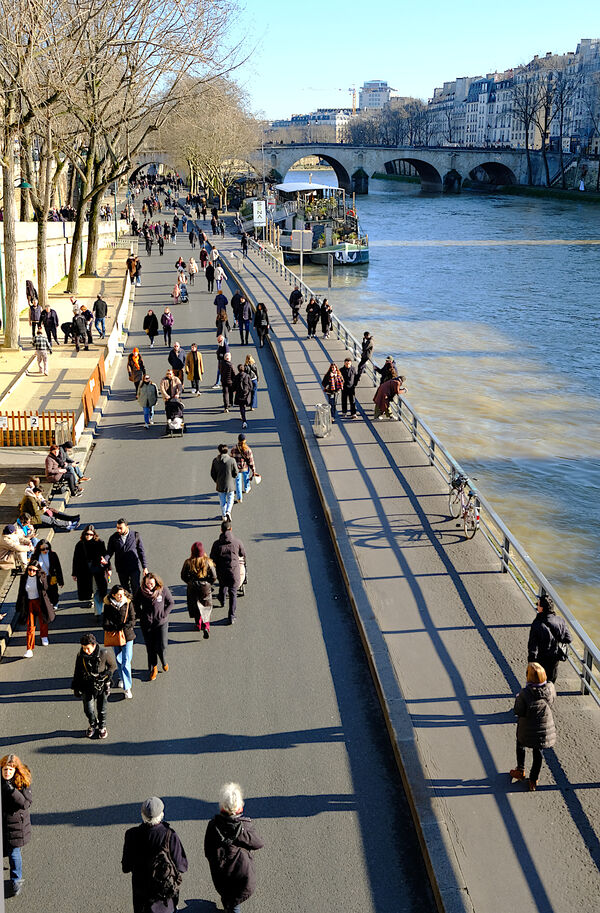 Parc Rives de Seine — the former expressway is now a waterfront promenade